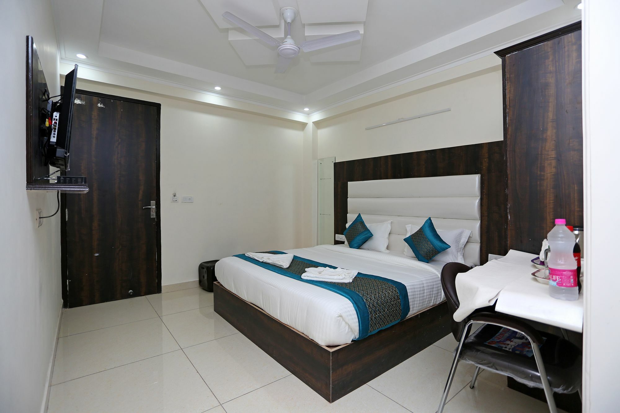 Hotel Aero Stay New Delhi Exteriör bild