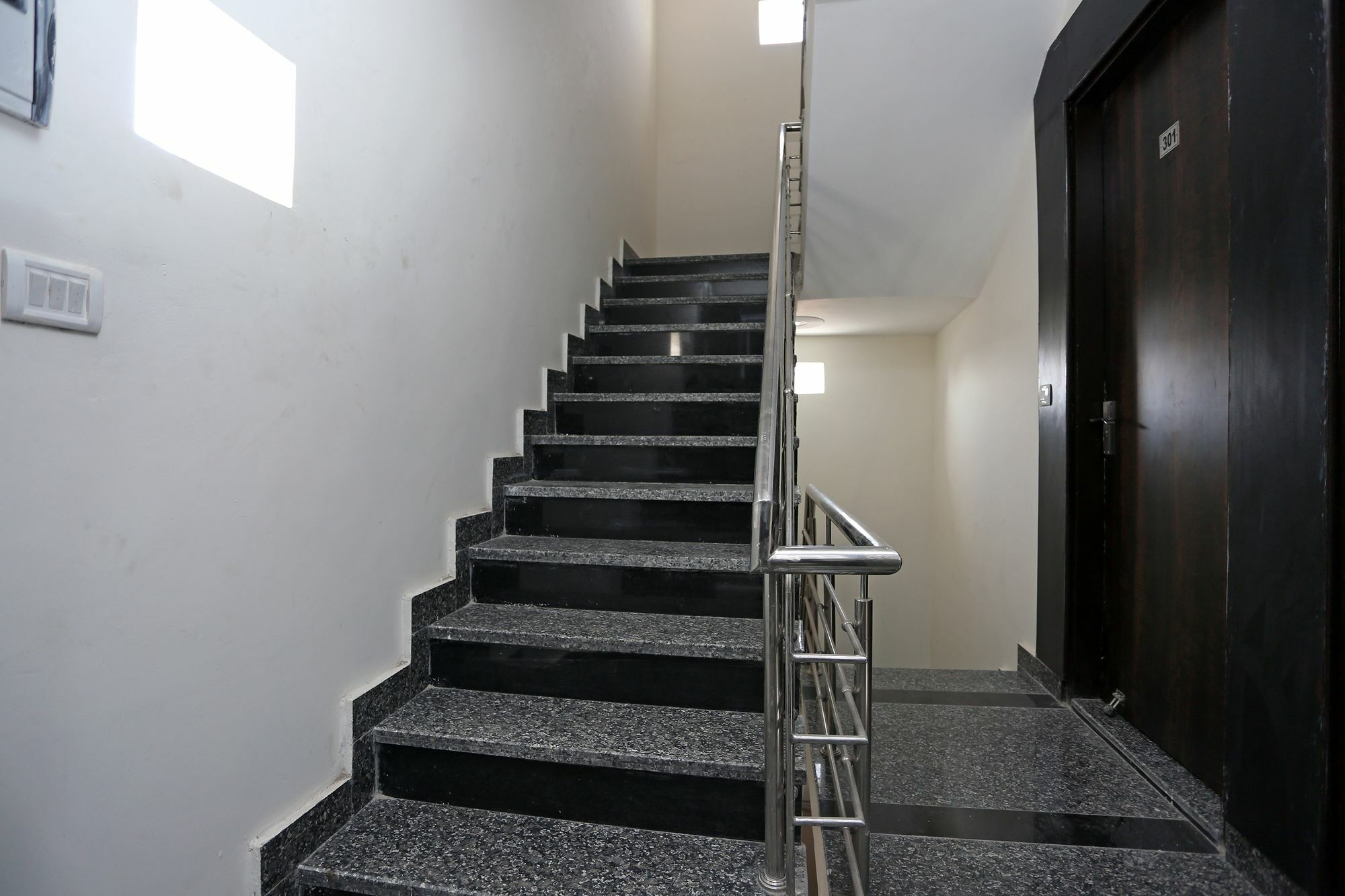 Hotel Aero Stay New Delhi Exteriör bild
