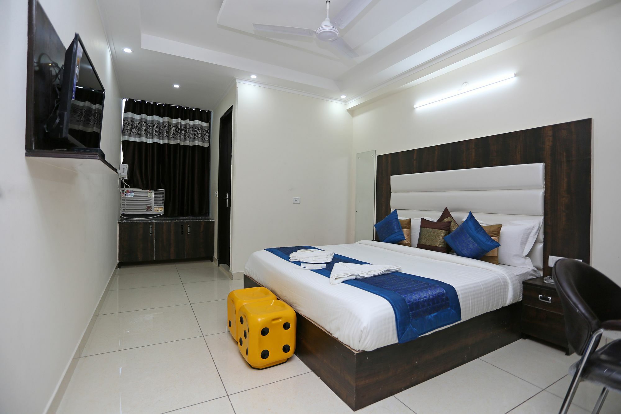 Hotel Aero Stay New Delhi Exteriör bild