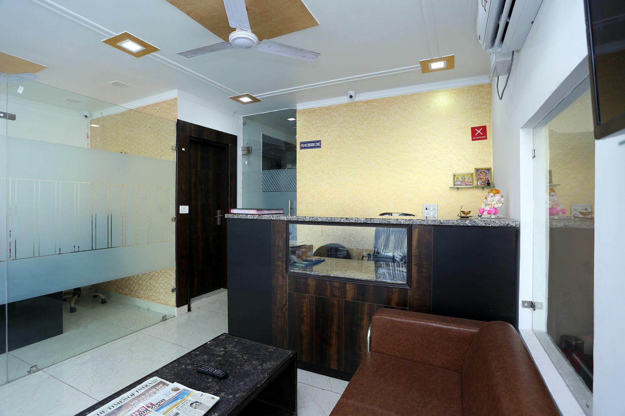 Hotel Aero Stay New Delhi Exteriör bild